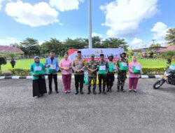 Polres Prabumulih Bersama TNI POLRI Bhayangkari Mahasiswa Aliansi BEM Dan OKP Mendistribusikan 200 Paket Sembako