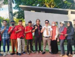 ketua Umum IPSIN Richard Fernando SH mengadakan Bagi Bagi Takjil ke masyarakat melintas